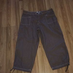 Fresh Produce brown Capri pants large